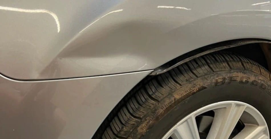 Paintless Dent Removal (PDR) Correction